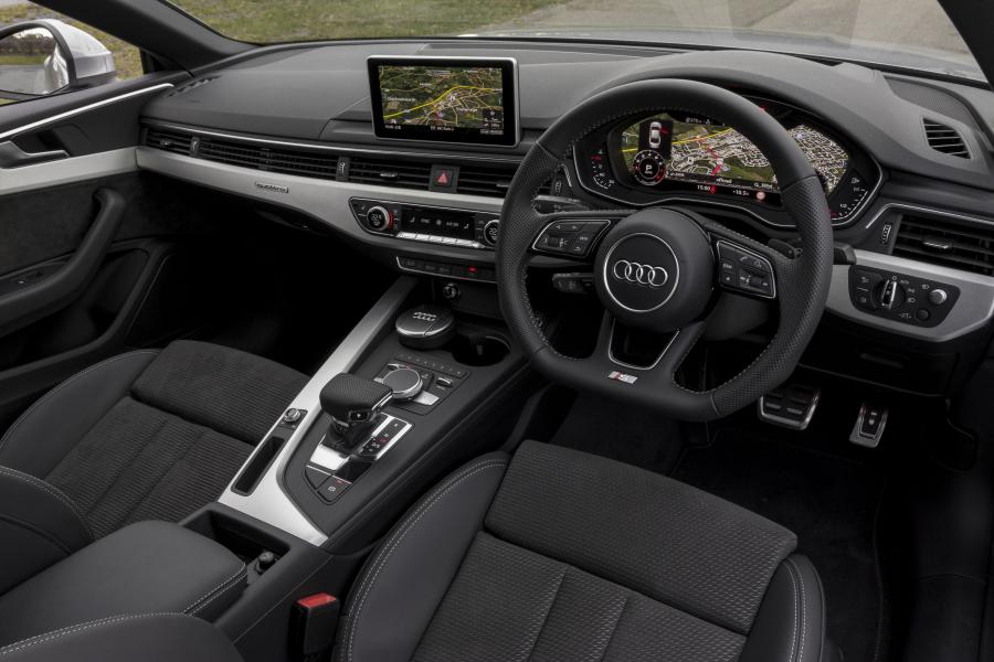 Интерьер Audi A5 Coupe 2.0 TFSI Quattro S-Line 2016 года  (UK) (фото 17 из 29)